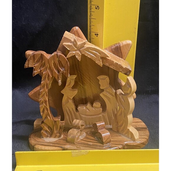 Hand Carved Olive Wood Nativity Scene Made In Bethlehem Israel Signed & Dated - Picture 8 of 9